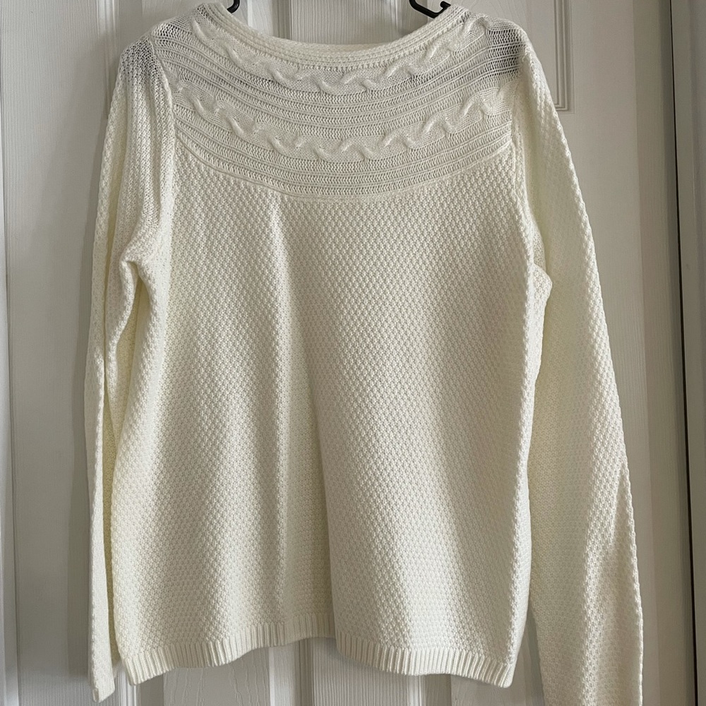 Women’s Croft and Barrow cream sweater